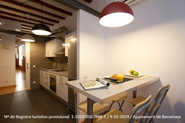 La Rambla - Catalonia Square Apt 4Bd-2Bth Barselona