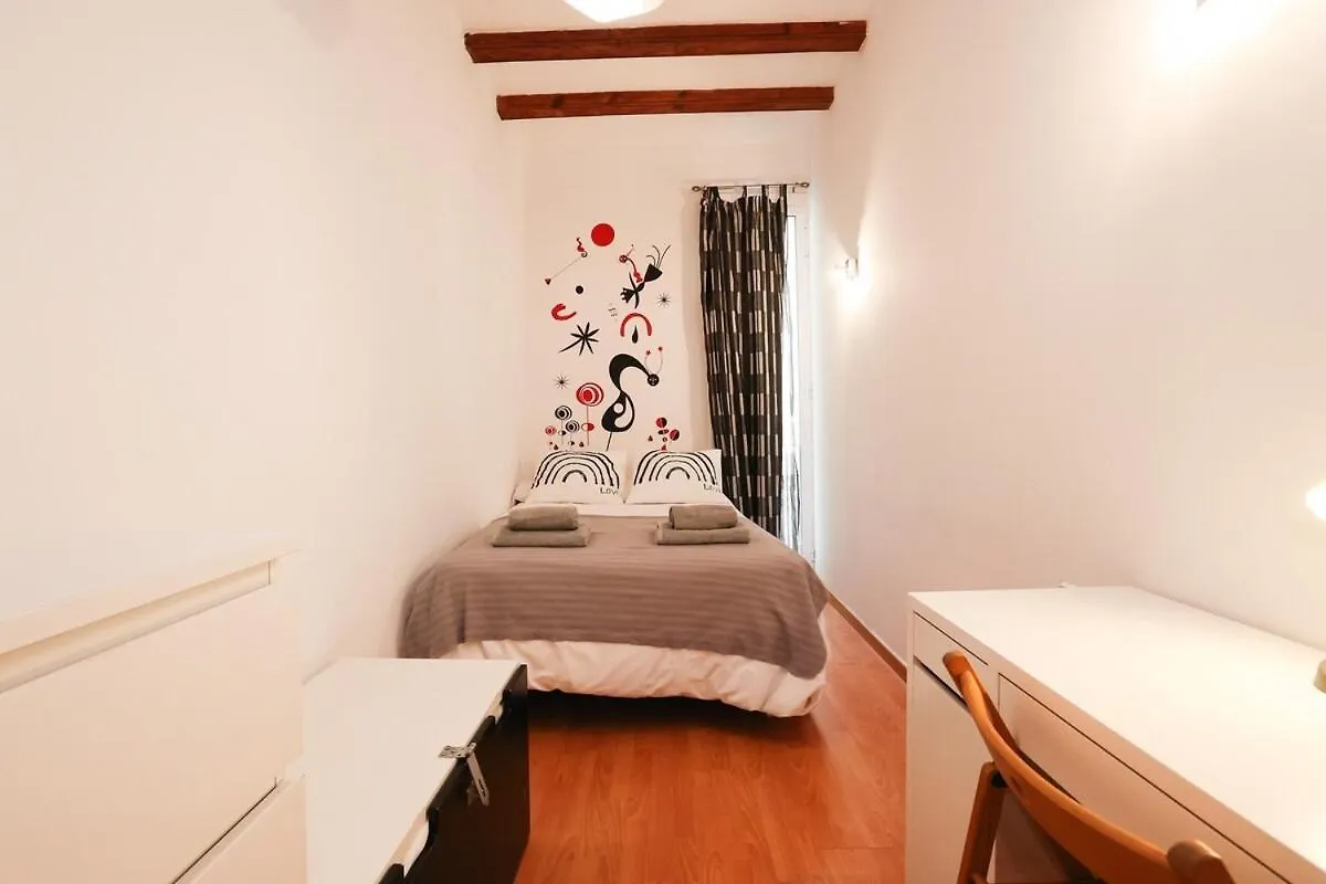 La Rambla - Catalonia Square Apt 4Bd-2Bth Barselona İspanya