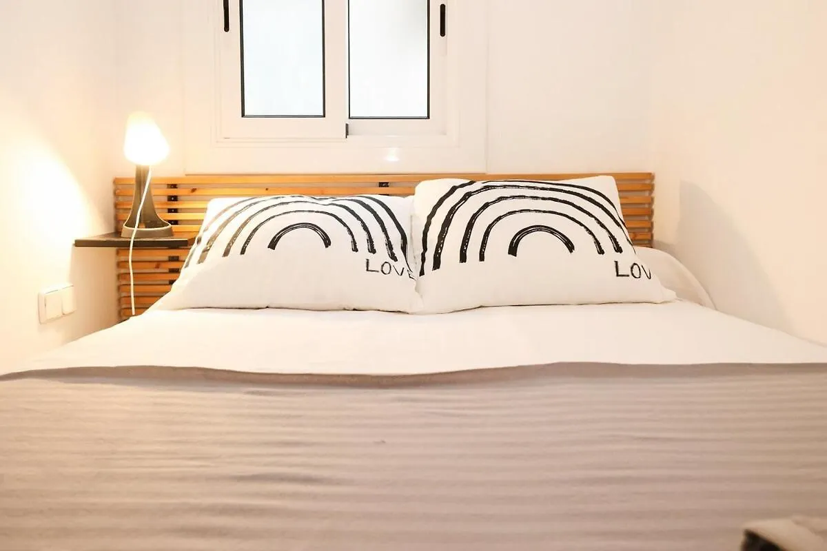 La Rambla - Catalonia Square Apt 4Bd-2Bth Barselona