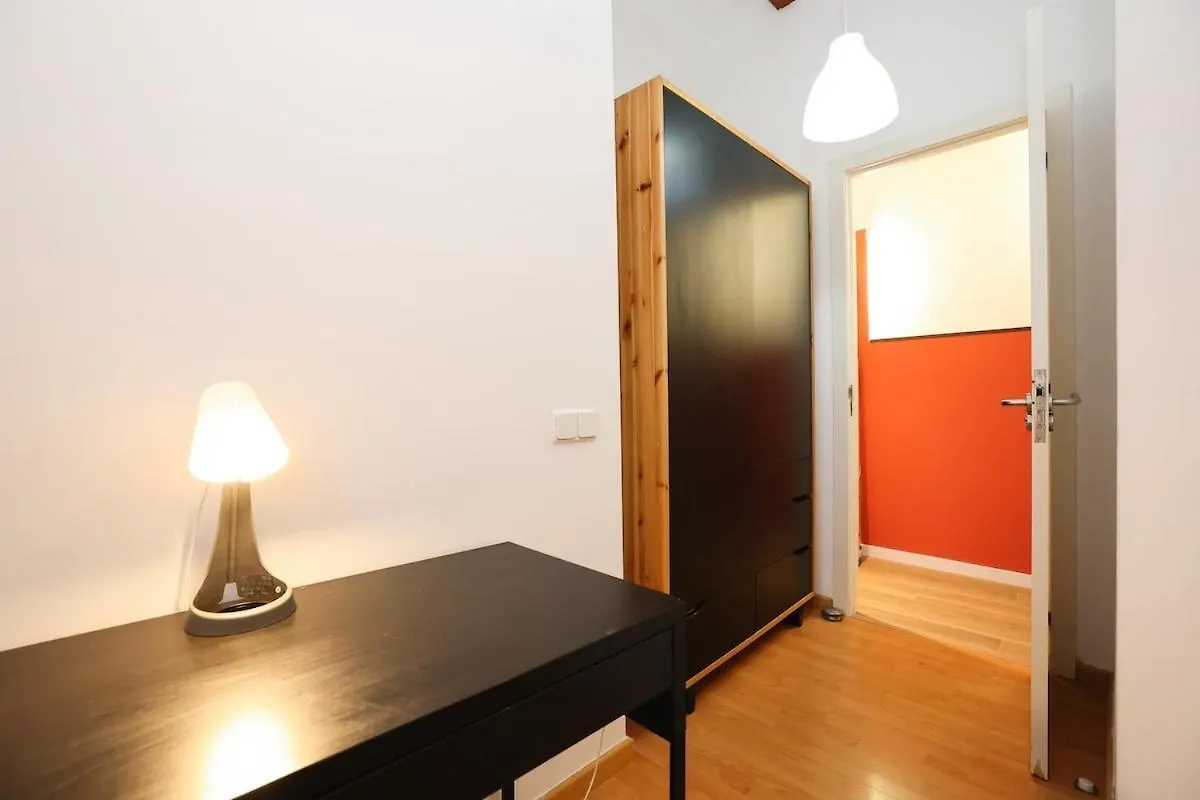La Rambla - Catalonia Square Apt 4Bd-2Bth Barselona