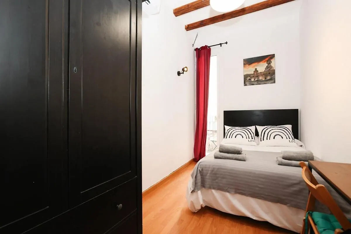 La Rambla - Catalonia Square Apt 4Bd-2Bth Barselona İspanya