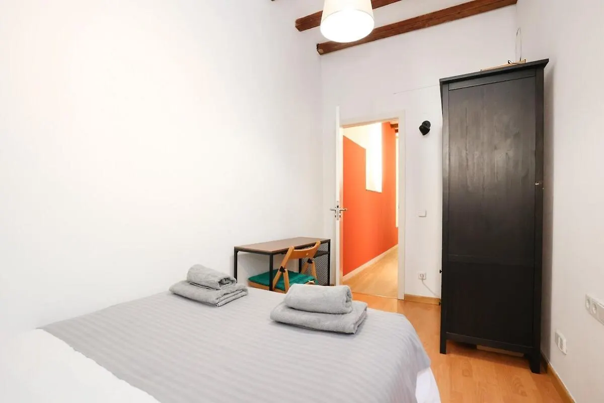 Daire La Rambla - Catalonia Square Apt 4Bd-2Bth Barselona İspanya