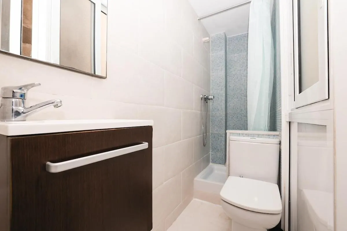 La Rambla - Catalonia Square Apt 4Bd-2Bth Barselona Daire